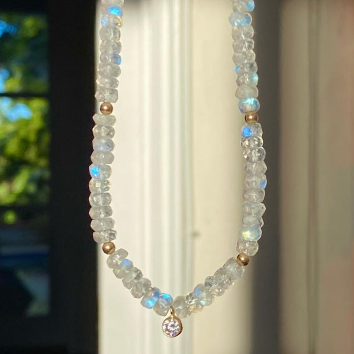 MOONSTONE NECKLACE - LUNA