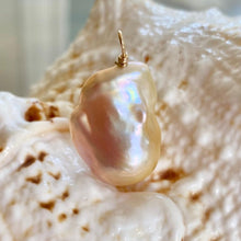 Load image into Gallery viewer, BAROQUE PEARL PENDANT
