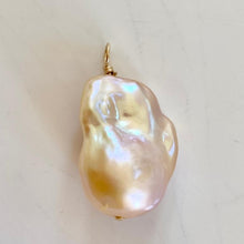 Load image into Gallery viewer, BAROQUE PEARL PENDANT
