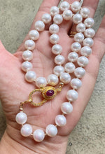 Load image into Gallery viewer, PEARL NECKLACE - DIANA
