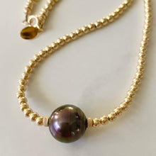 Load image into Gallery viewer, GOLD BEADS NECKLACE WITH CHUNKY TAHITIAN PEARL - KONA
