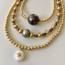 Load image into Gallery viewer, GOLD BEADS NECKLACE WITH CHUNKY TAHITIAN PEARL - KONA
