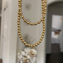 Load image into Gallery viewer, GOLD BEADS W FW PEAR DROP - KIKI
